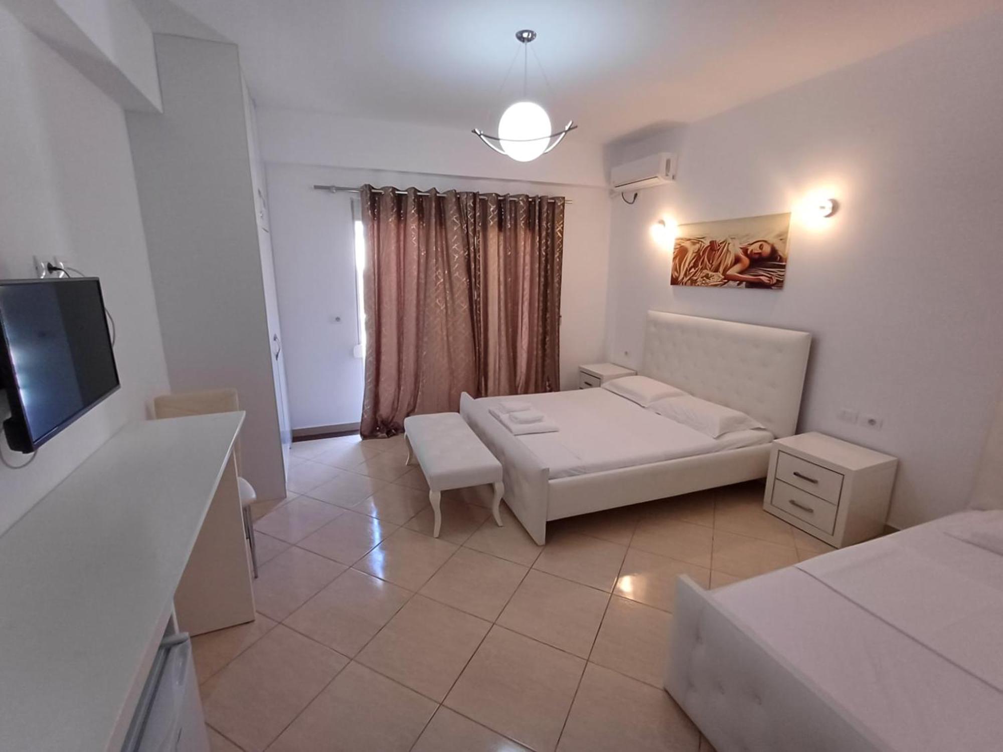 Hotel Sherifi Sarandë Exteriör bild