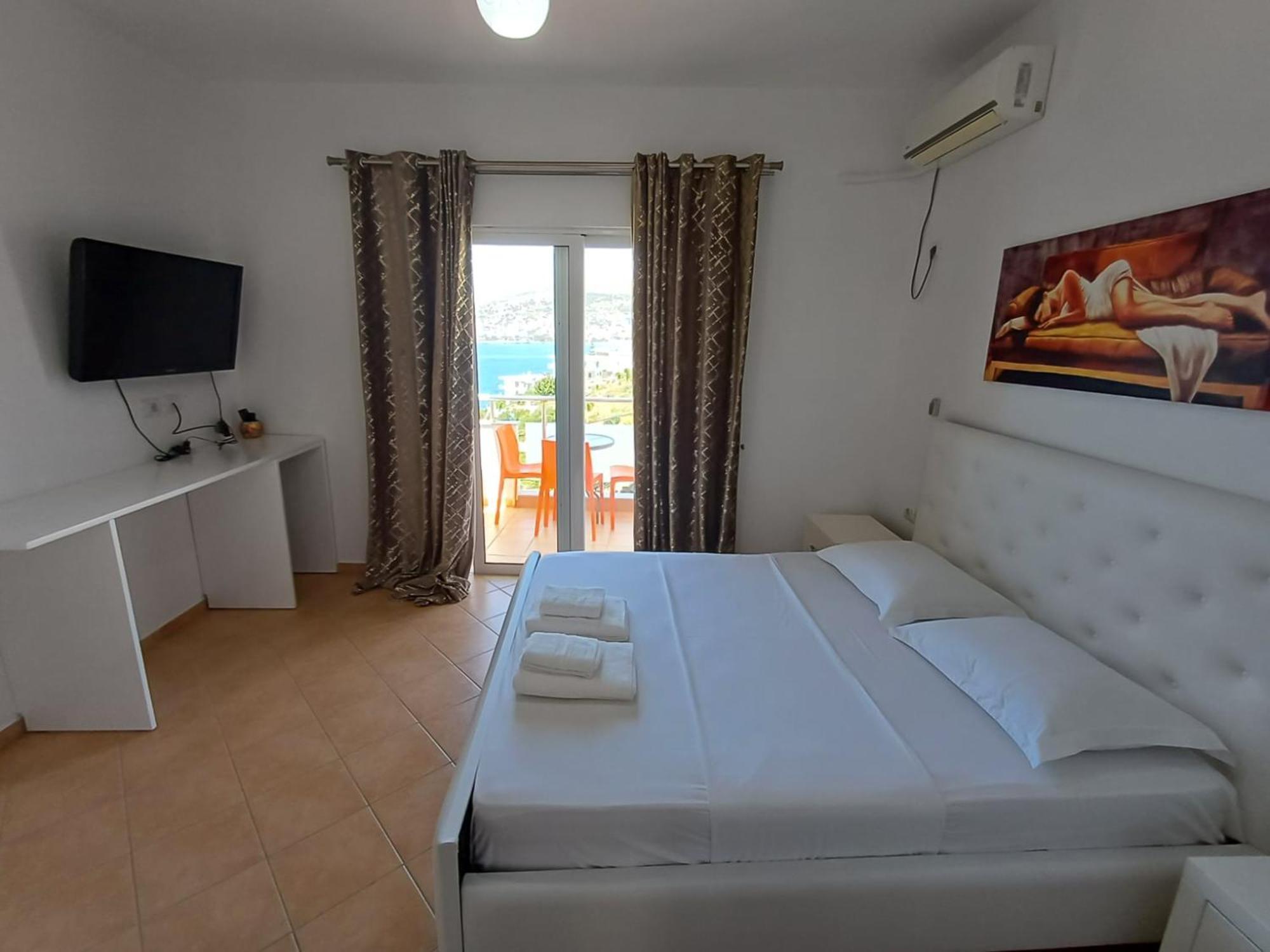 Hotel Sherifi Sarandë Exteriör bild