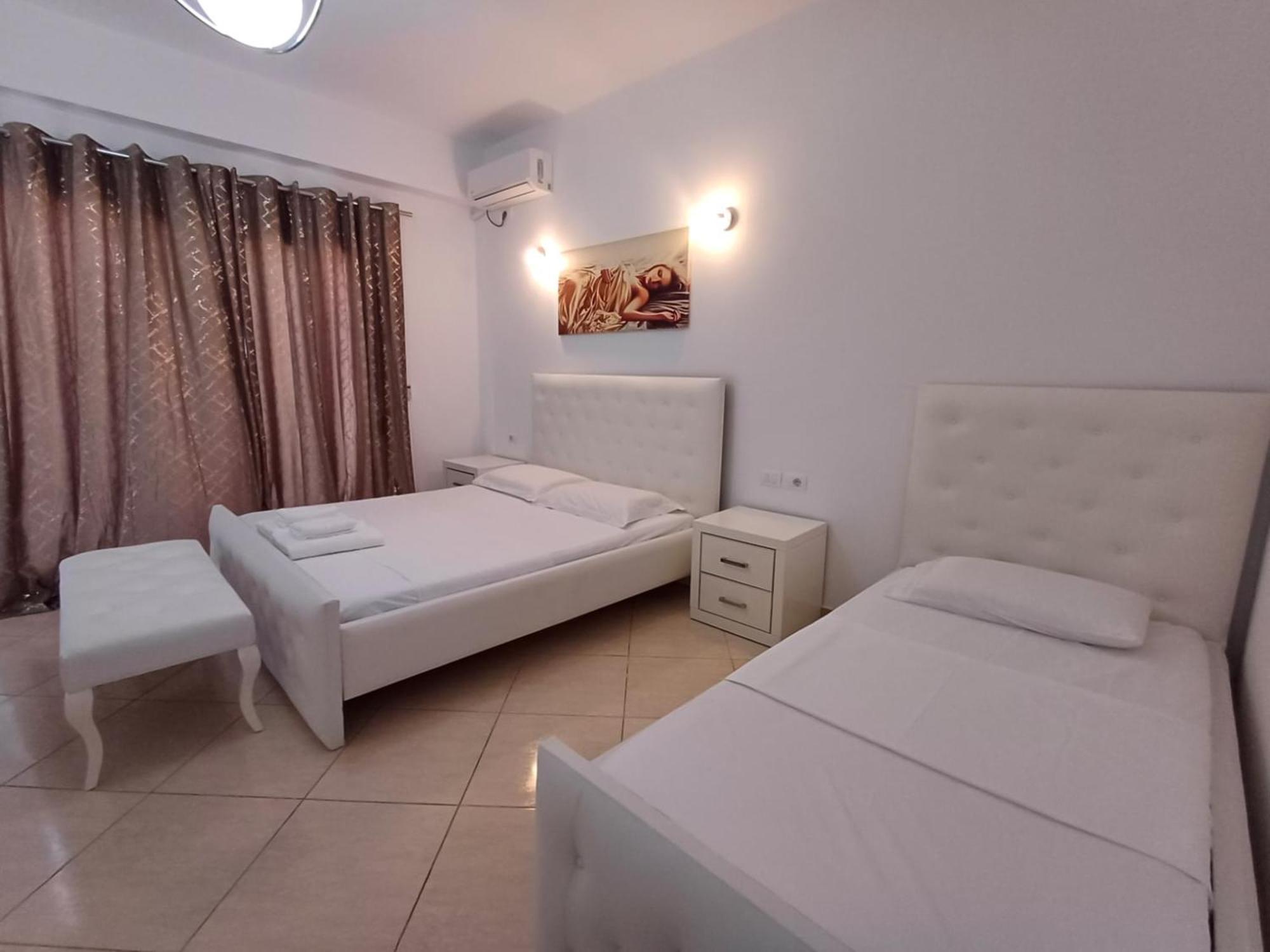 Hotel Sherifi Sarandë Exteriör bild