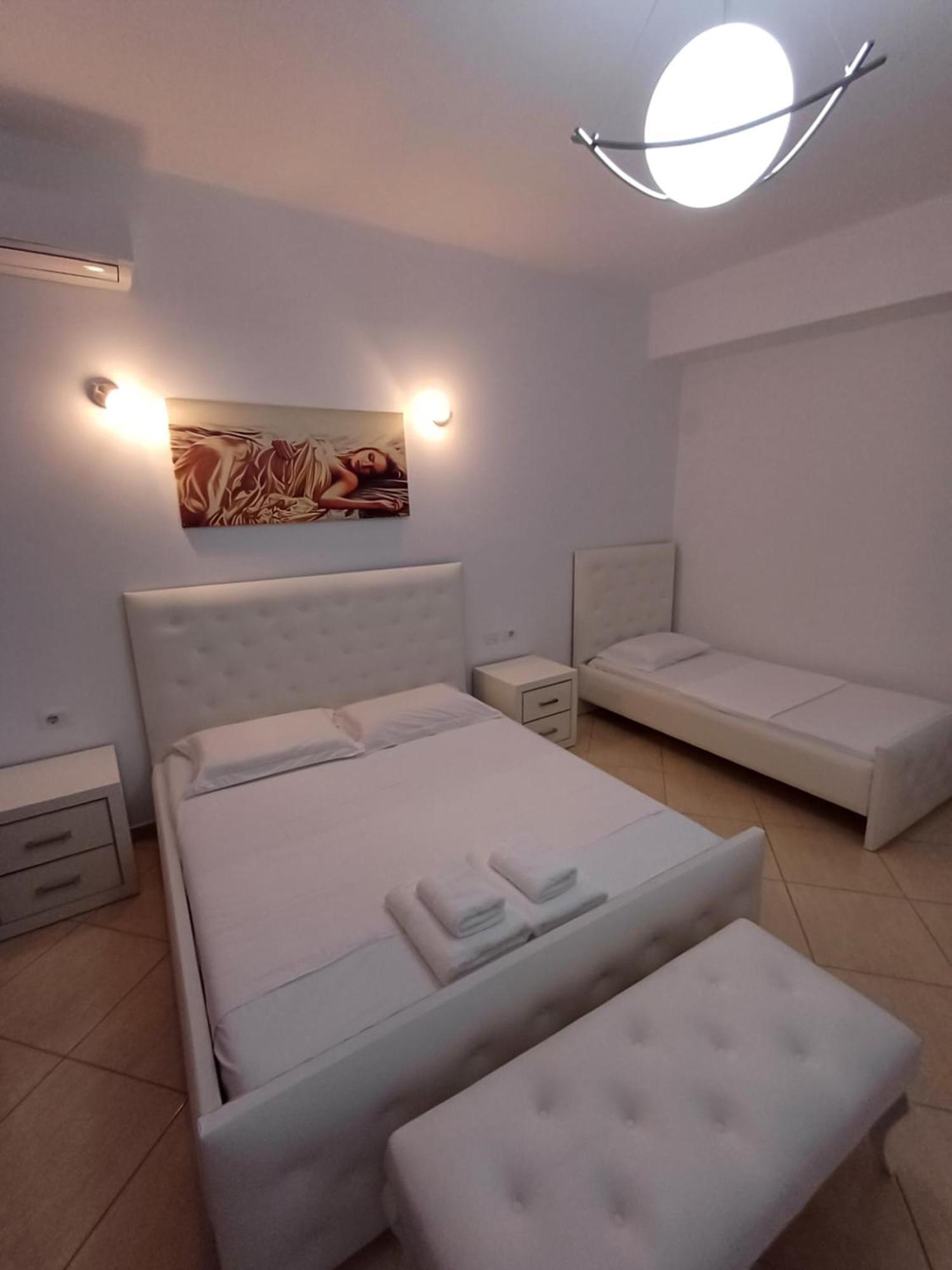 Hotel Sherifi Sarandë Exteriör bild