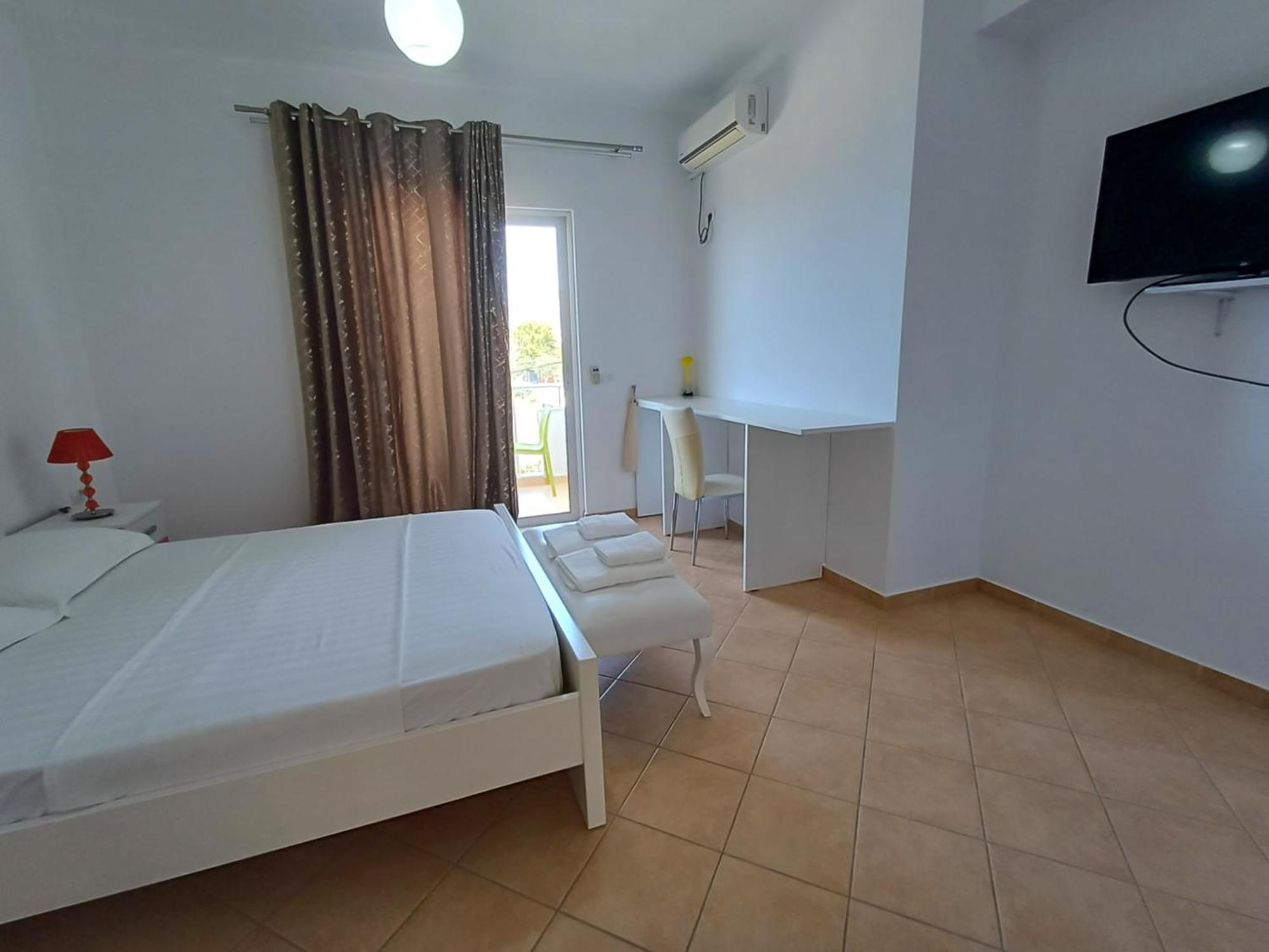 Hotel Sherifi Sarandë Exteriör bild